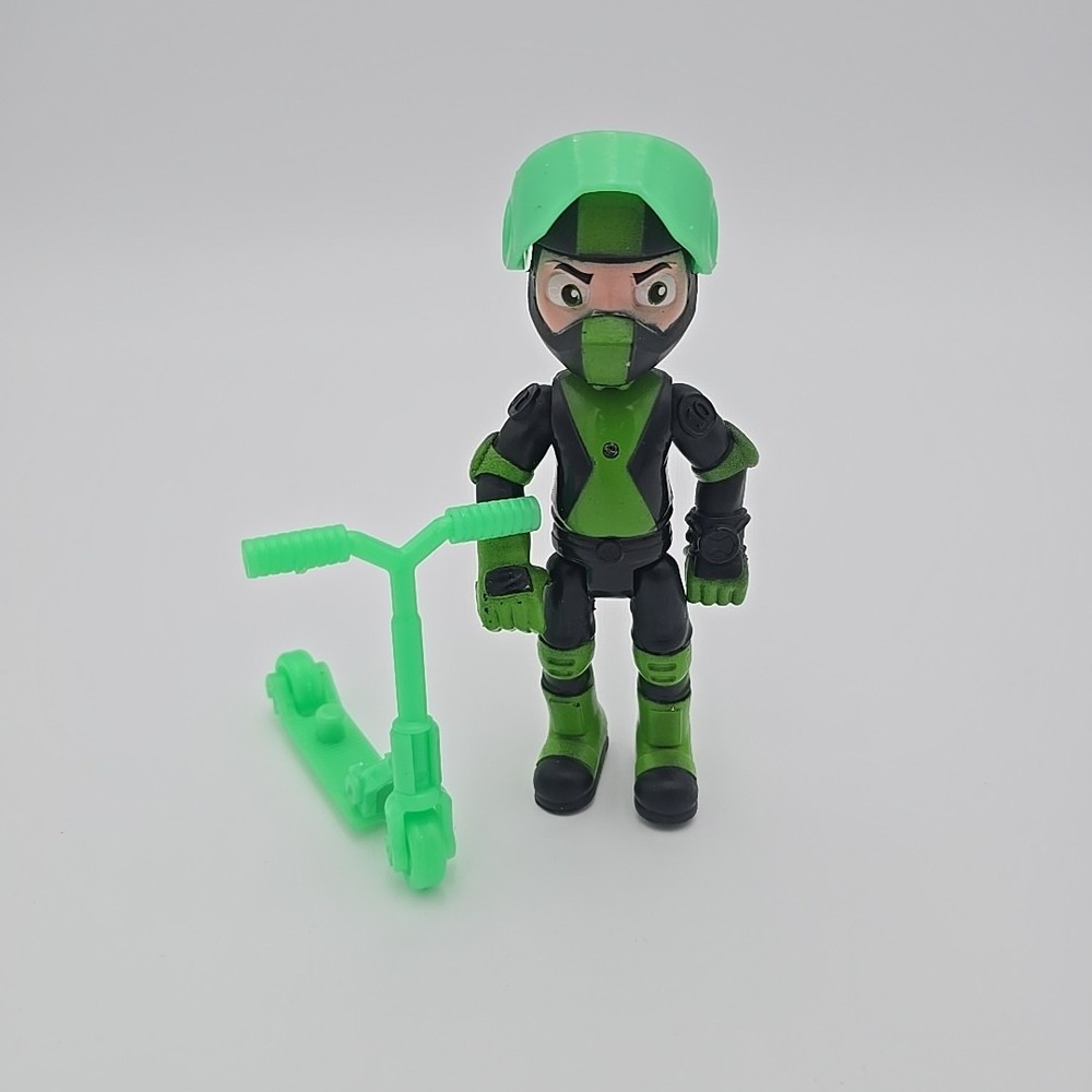 Ben 10 Rustbuggy Tennyson Action Figure And Scooter Playmate Toy Cartoon Network